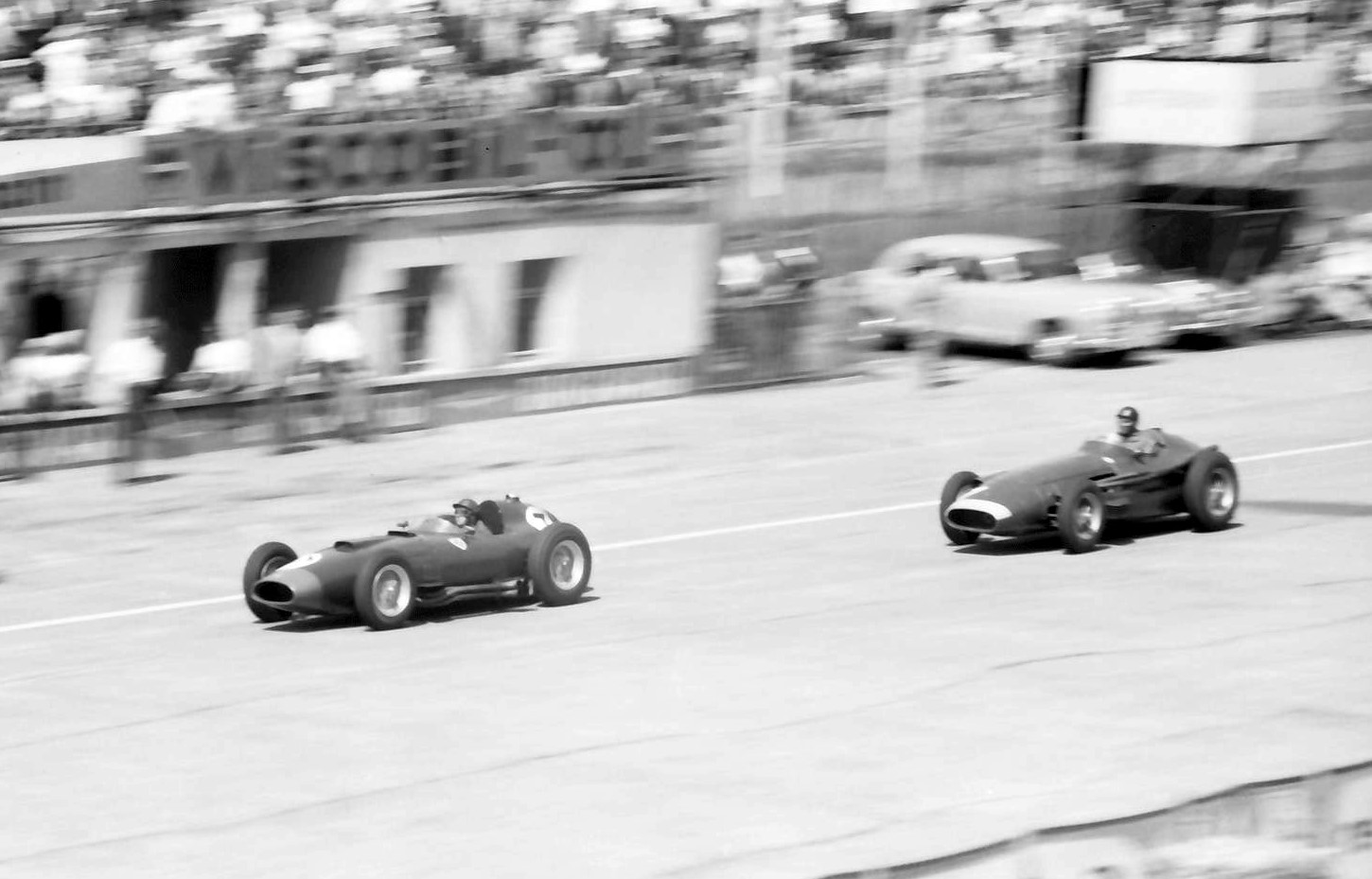 Fangio chases down Collins 